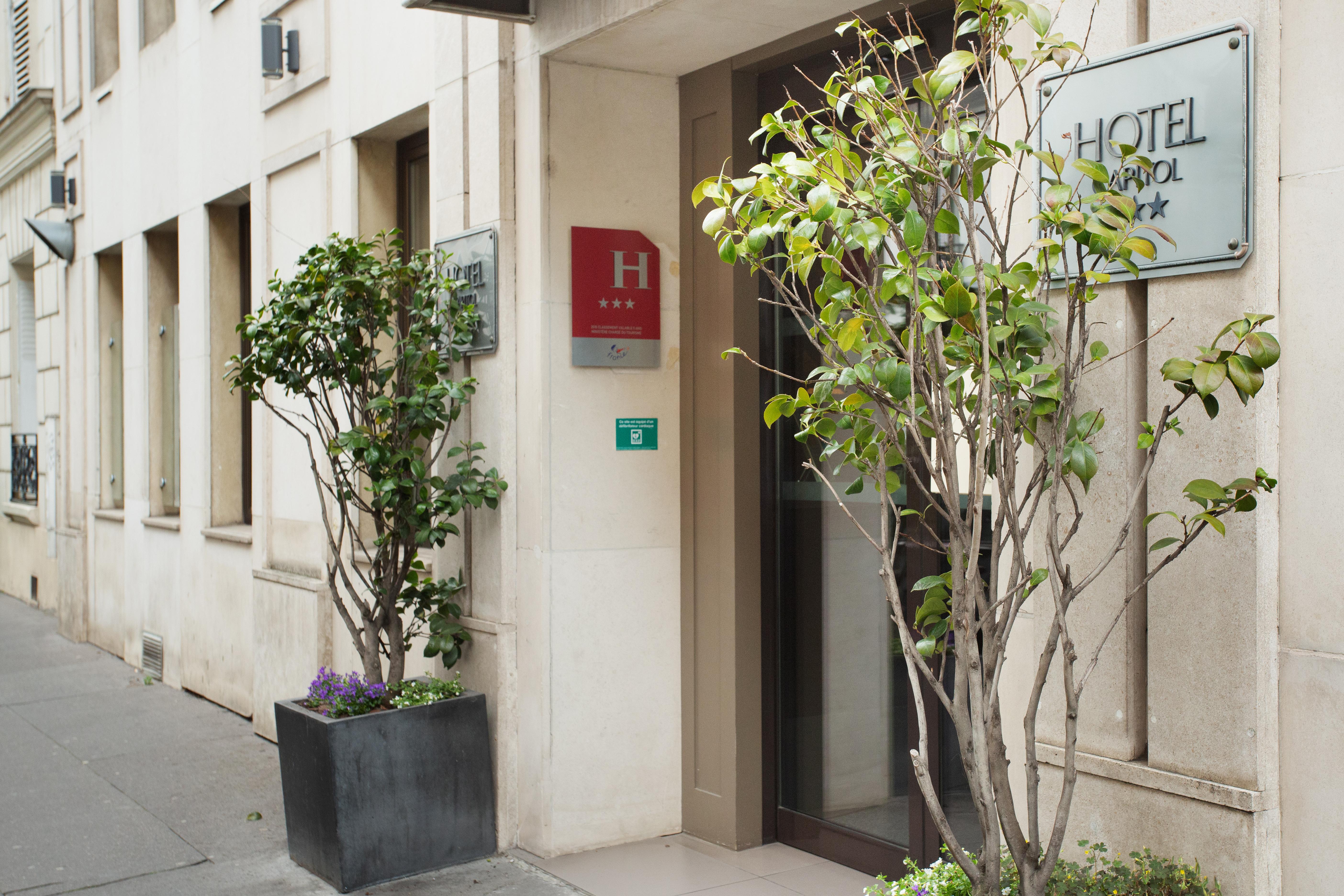 Hotel Eiffel Capitol Париж Екстериор снимка